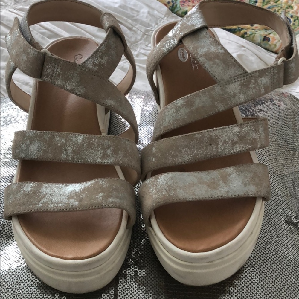 Women’s Metallic Taupe Platform Sandals